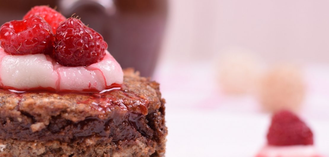 crostata crema di lamponi e nibs